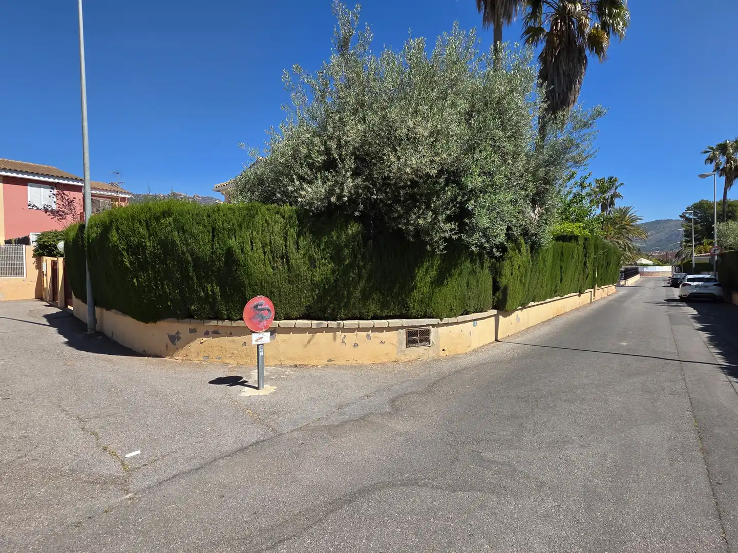 Vista exterior de Casa adosada en venda en Benicasim / Benicàssim amb Calefacció, Jardí privat i Terrassa