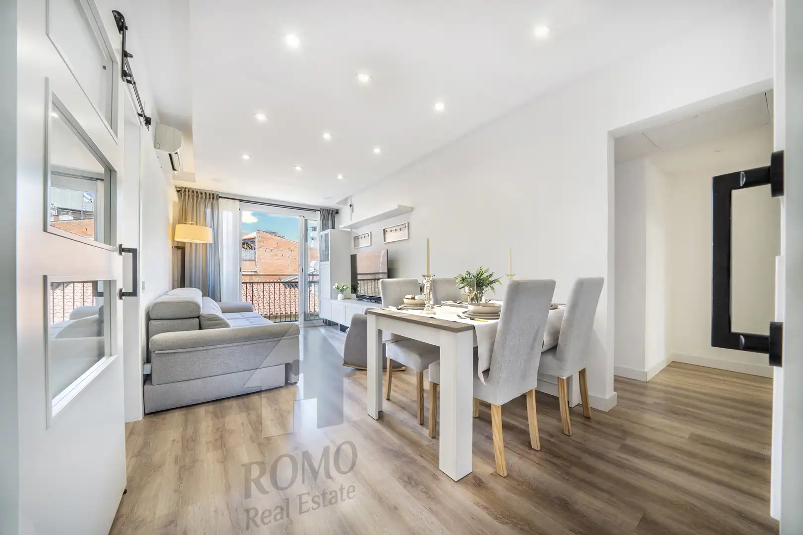Sala de estar de Piso en venta en Santa Perpètua de Mogoda con Calefacción, Parquet y Balcón