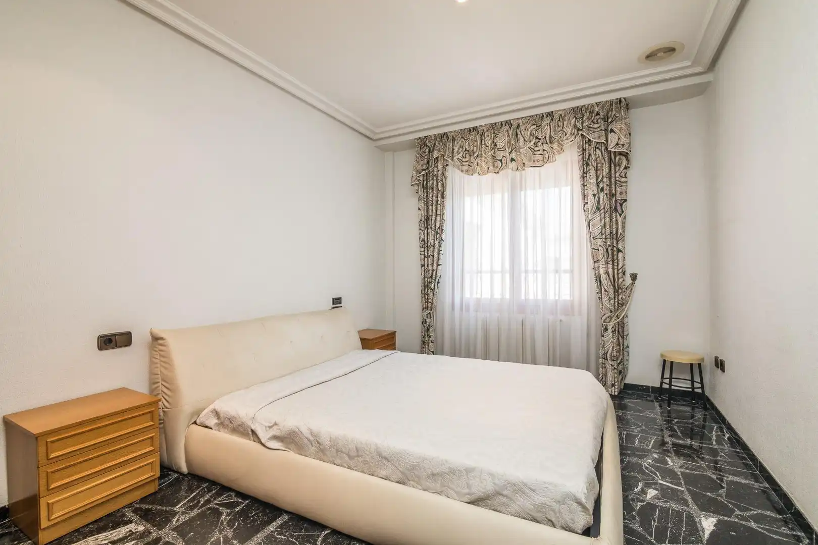Dormitori de Casa o xalet en venda en Elche / Elx amb Jardí privat, Terrassa i Piscina