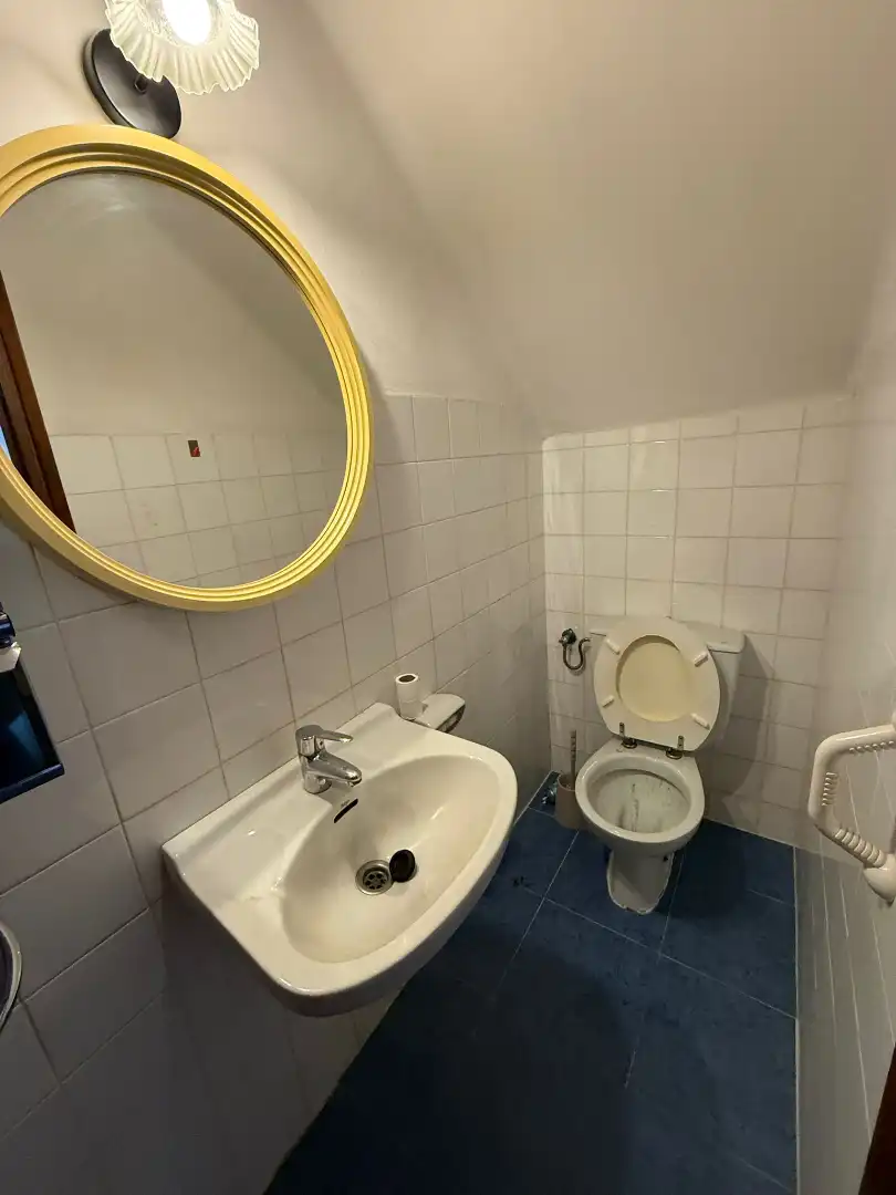 Badezimmer von Einfamilien-Reihenhaus zum Verkauf in Sant Celoni mit Klimaanlage, Heizung und Balkon