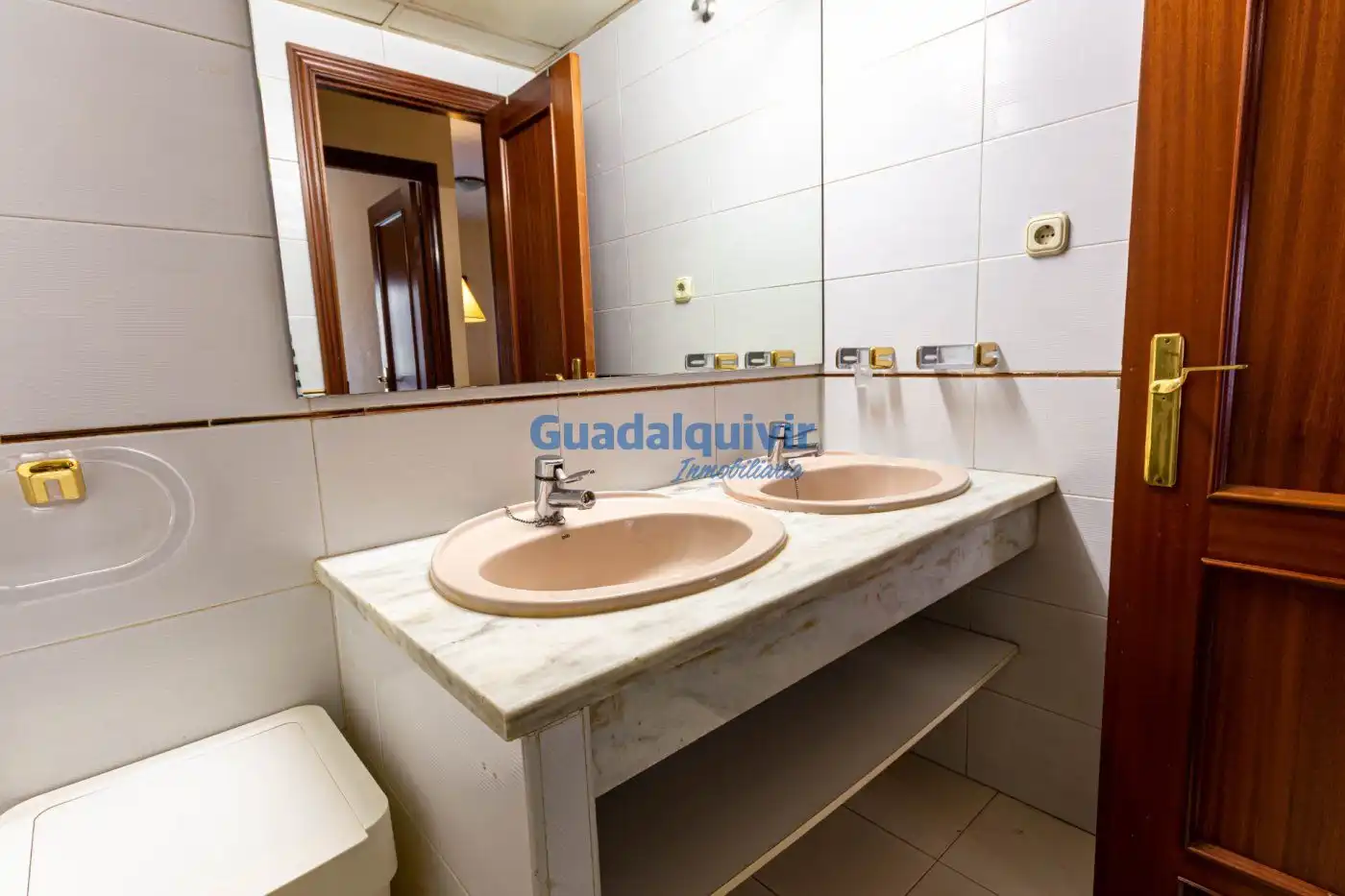 Bathroom of Apartments for rent in Sevilla  with Air Conditioner, Private garden and Furnished