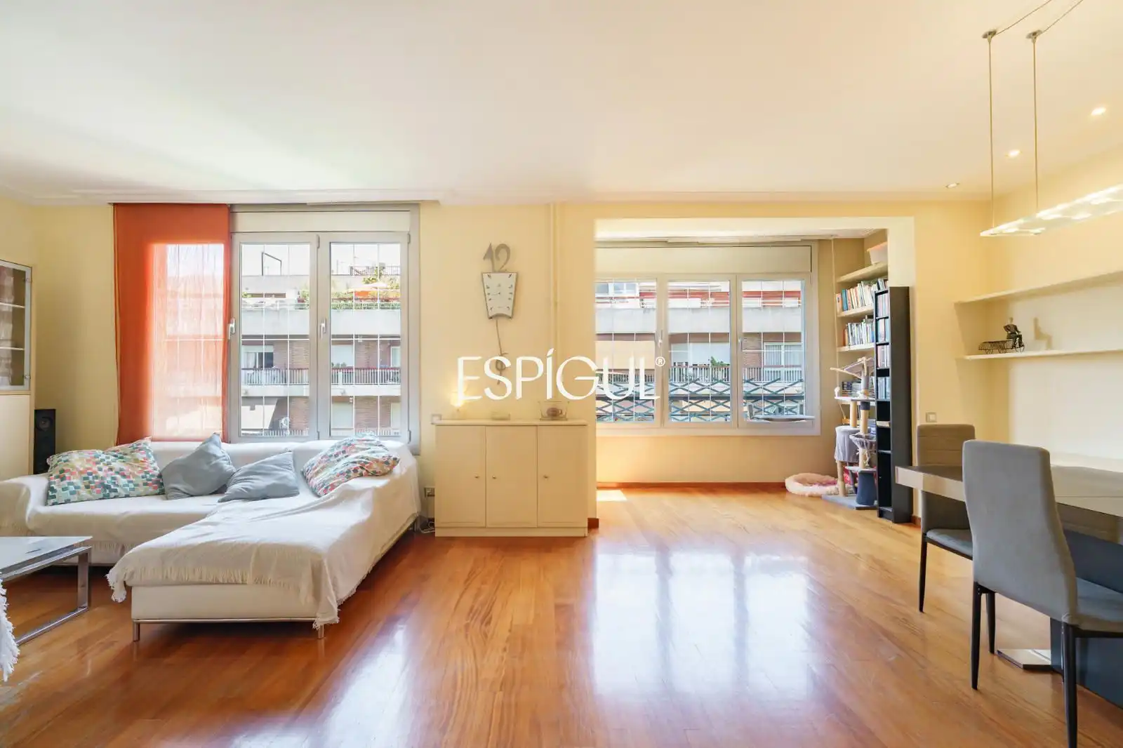 Sala de estar de Piso en venta en Barcelona con Aire acondicionado, Calefacción y Parquet