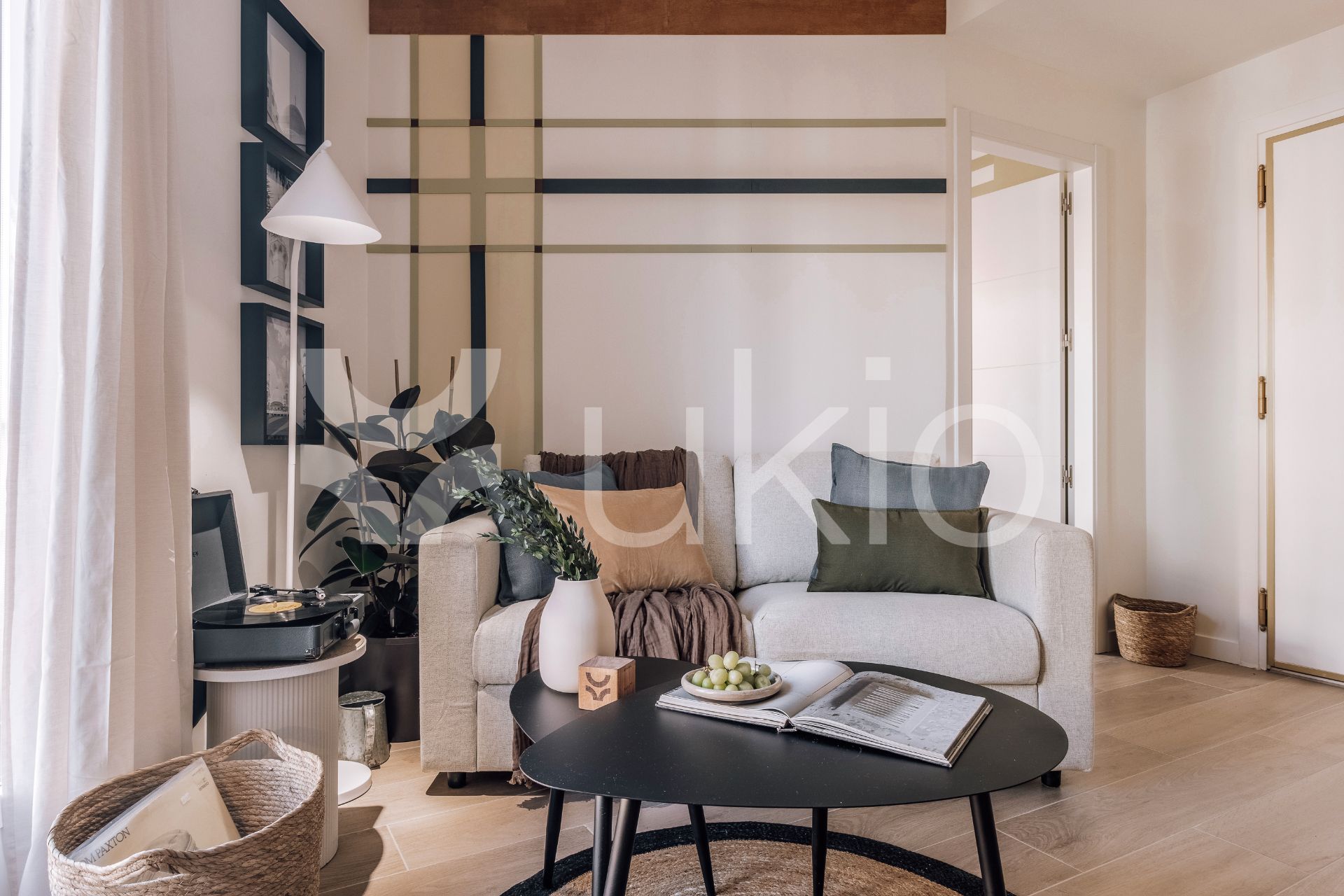 Sala de estar de Apartamento de alquiler en  Madrid Capital con Aire acondicionado, Calefacción y Amueblado