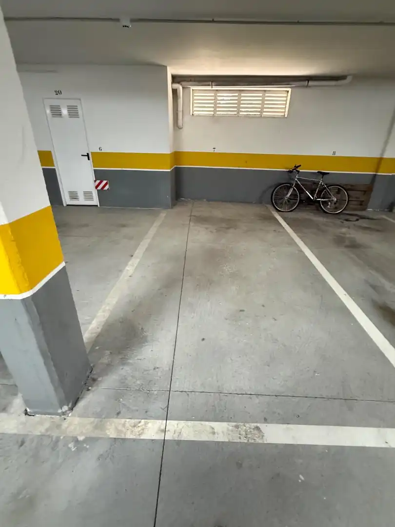 Parking of Study for sale in Ribeira  with Heating, Terrace and Storage room
