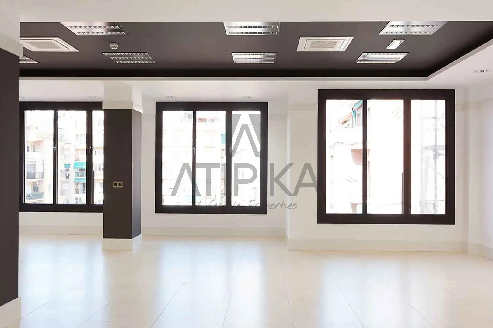 Oficina de alquiler en Les Corts