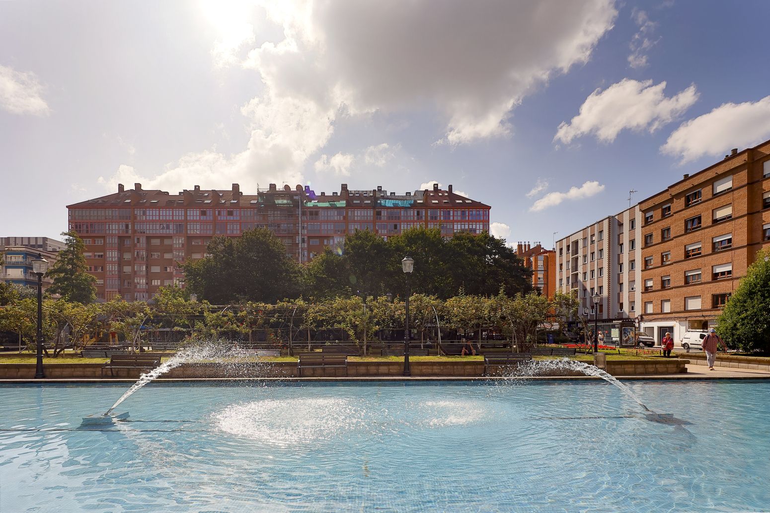 Piscina de Piso en venta en Gijón  con Calefacción, Parquet y Trastero