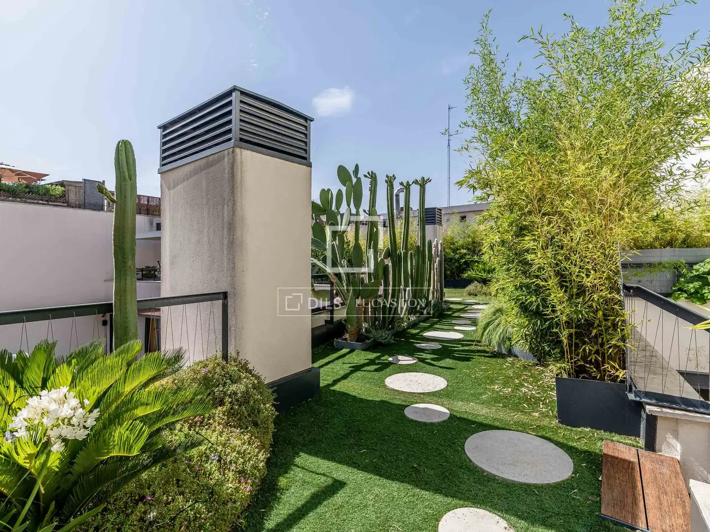 Garden of Attic for sale in Madrid  with Air Conditioner, Heating and Terrace
