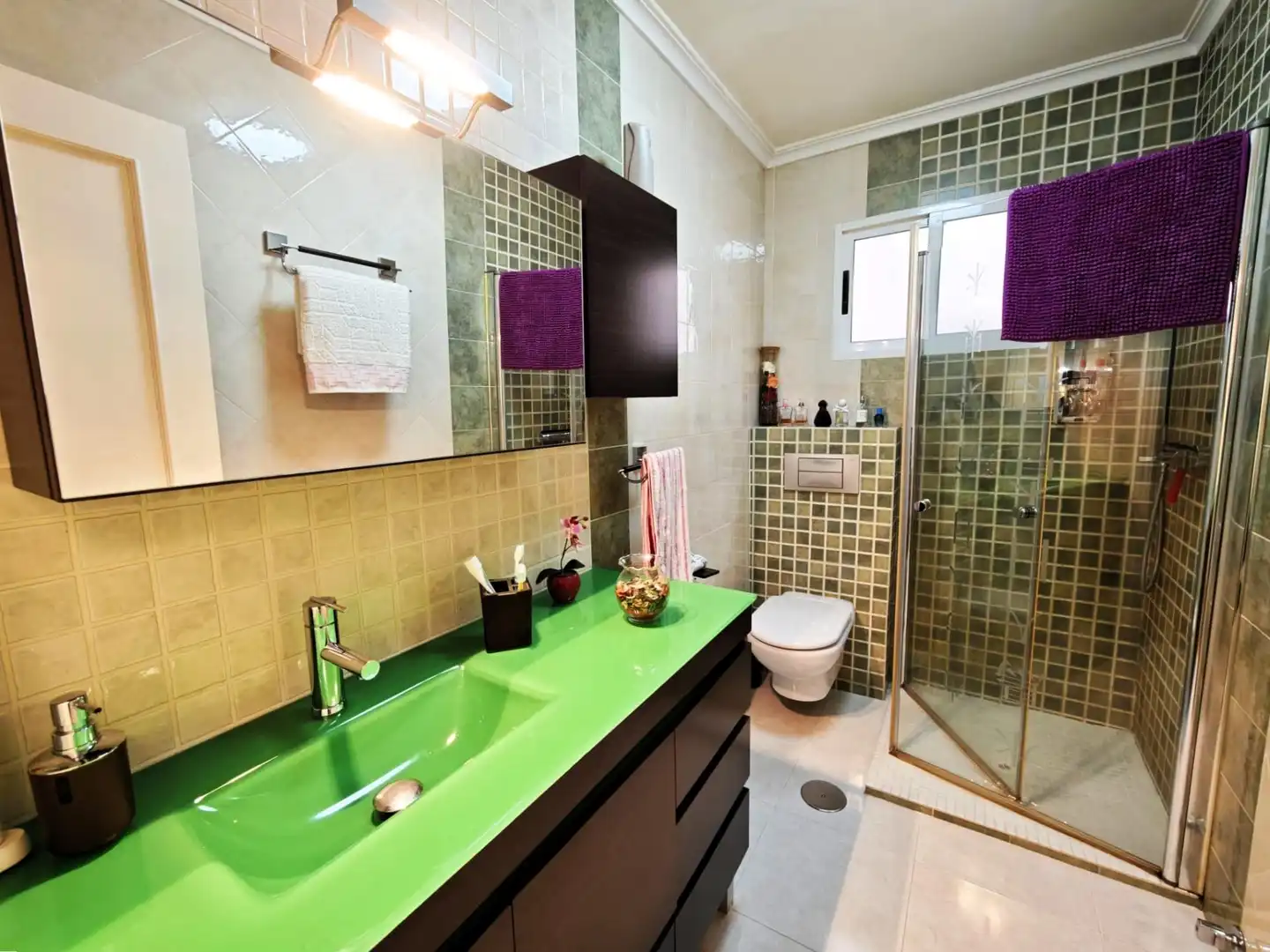 Baño de Piso en venta en Elche / Elx con Terraza, Amueblado y Balcón