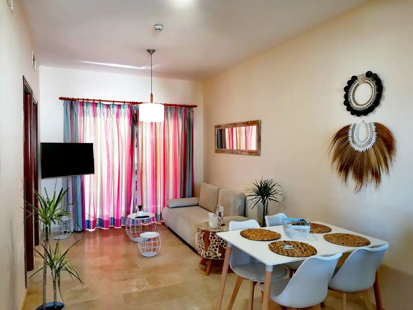 Sala de estar de Piso en venta en Manilva con Aire acondicionado, Terraza y Amueblado