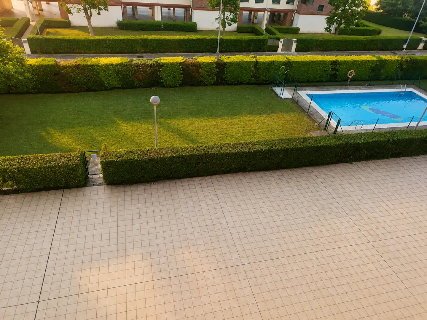 Schwimmbecken von Wohnung zur Miete in Santander mit Heizung, Terrasse und Abstellraum