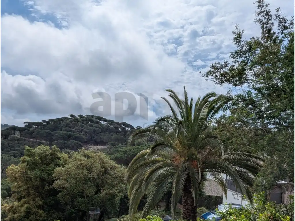 Vista exterior de Casa o xalet en venda en Lloret de Mar amb Calefacció, Jardí privat i Terrassa
