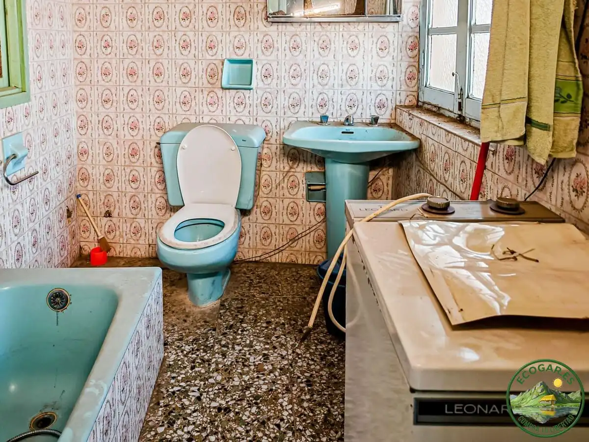 Baño de Casa o chalet en venta en Borrenes con Calefacción y Terraza