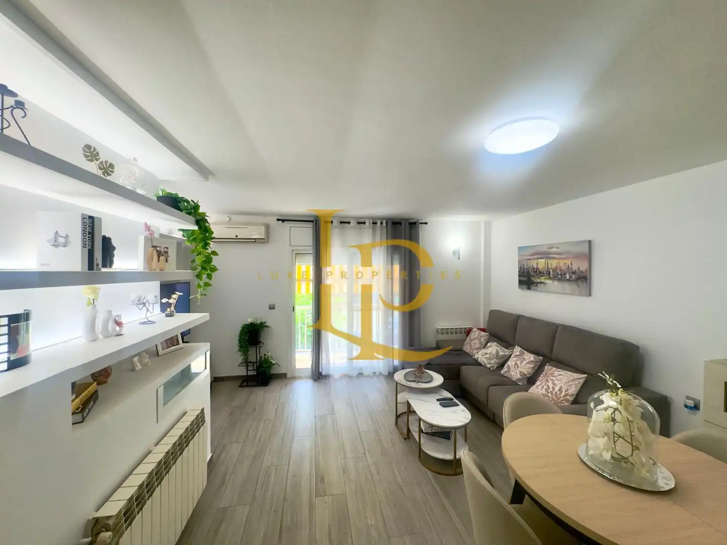 Sala d'estar de Casa adosada en venda en Rubí amb Aire condicionat, Calefacció i Terrassa