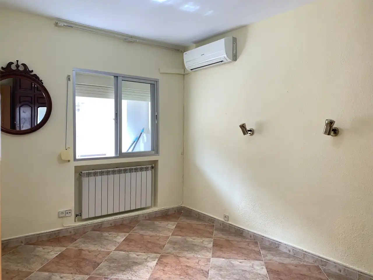Flat for rent in Calle del Lago Leman, Casco histórico de Vicálvaro