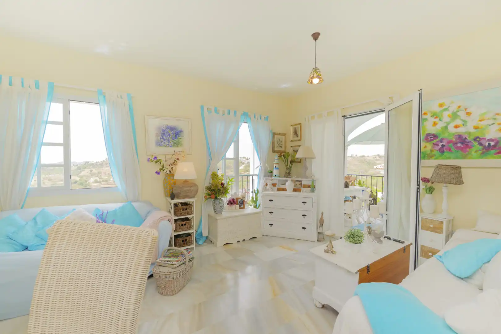 Sala de estar de Piso en venta en Mijas con Terraza, Piscina y Internet