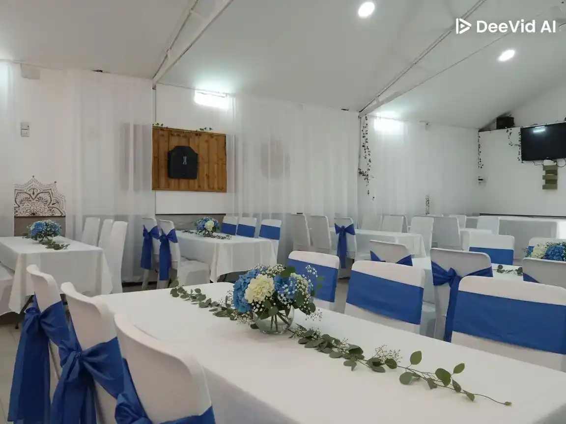 Menjador de Pis en venda en La Rinconada amb Aire condicionat, Jardí privat i Piscina