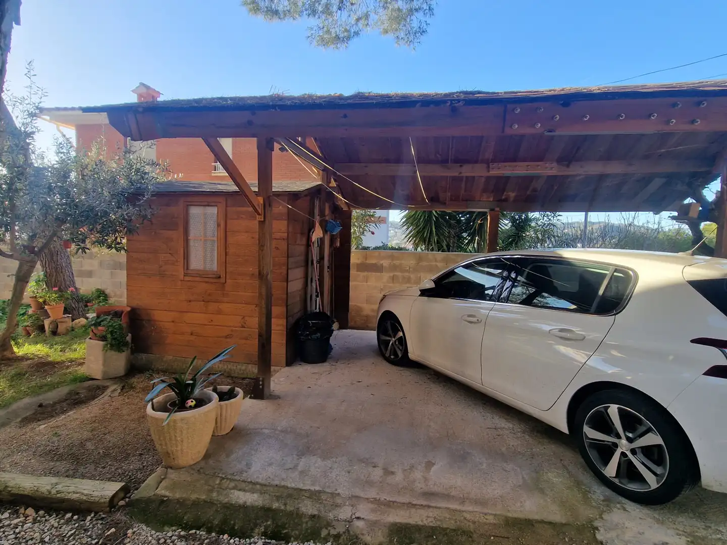 Aparcament de Casa o xalet en venda en Cubelles amb Calefacció, Jardí privat i Terrassa