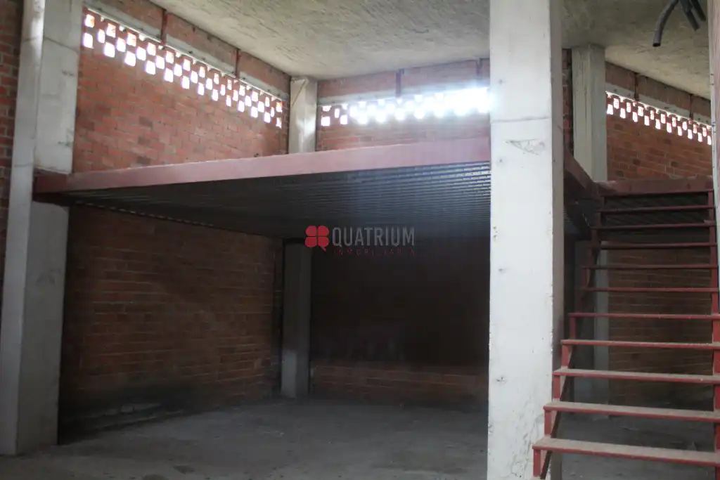 Local comercial de lloguer a Castiñeiriño - Cruceiro de Sar