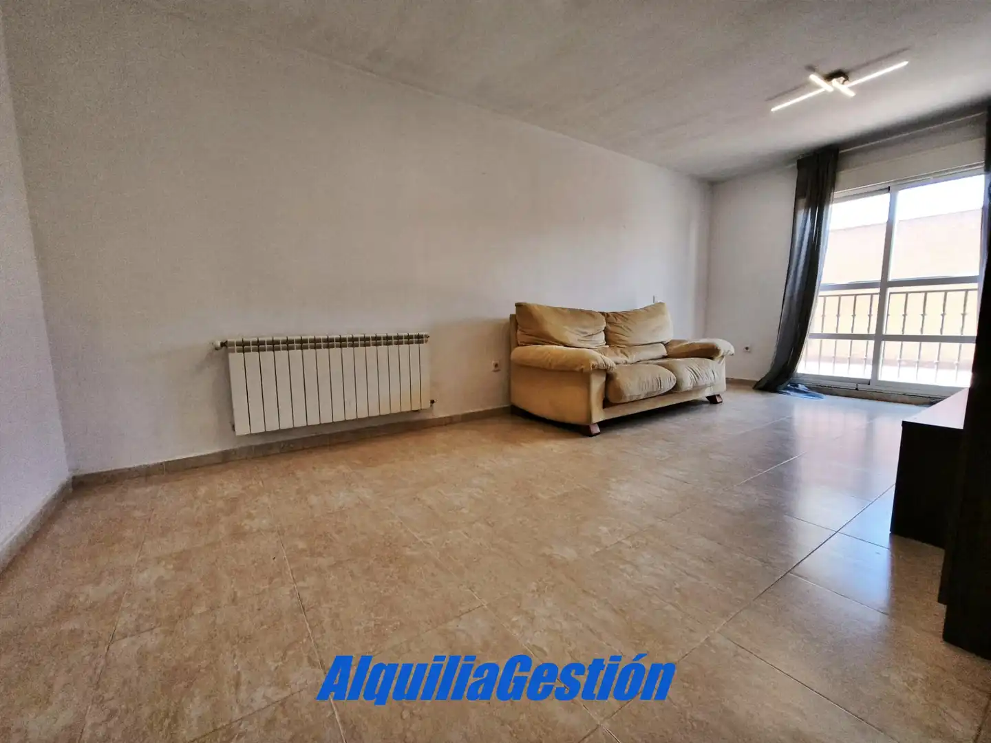Sala de estar de Apartamento de alquiler en Alovera con Calefacción