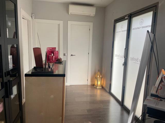 Local comercial en Alquiler en Avenida Alcalde Luis Uruñuela, 3 en Urbadiez - Entrepuentes