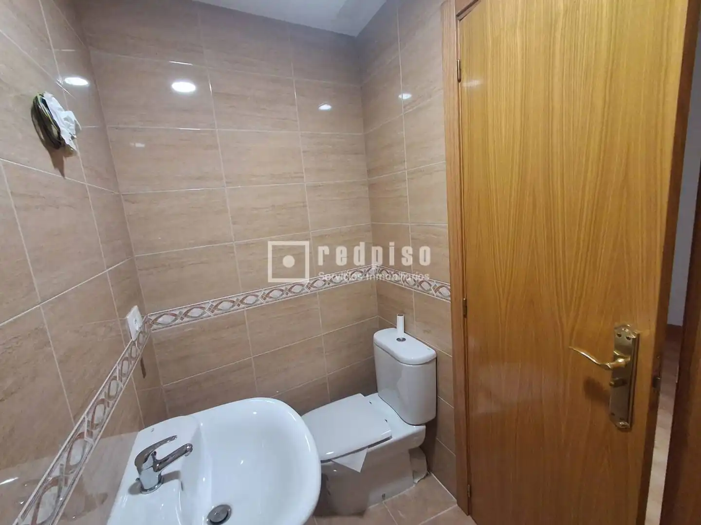 Baño de Piso en venta en Huecas con Calefacción, Trastero y Amueblado