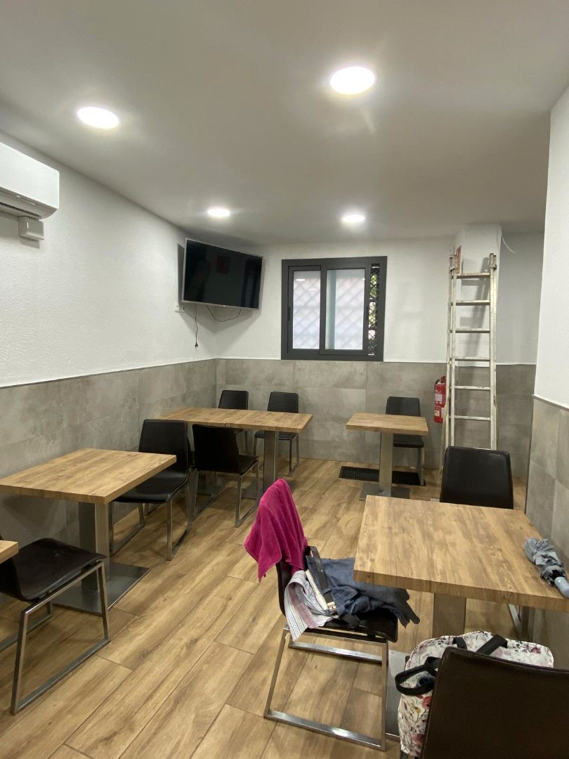 Local en venta en Sant Adrià de Besòs con Aire acondicionado, Calefacción y Amueblado