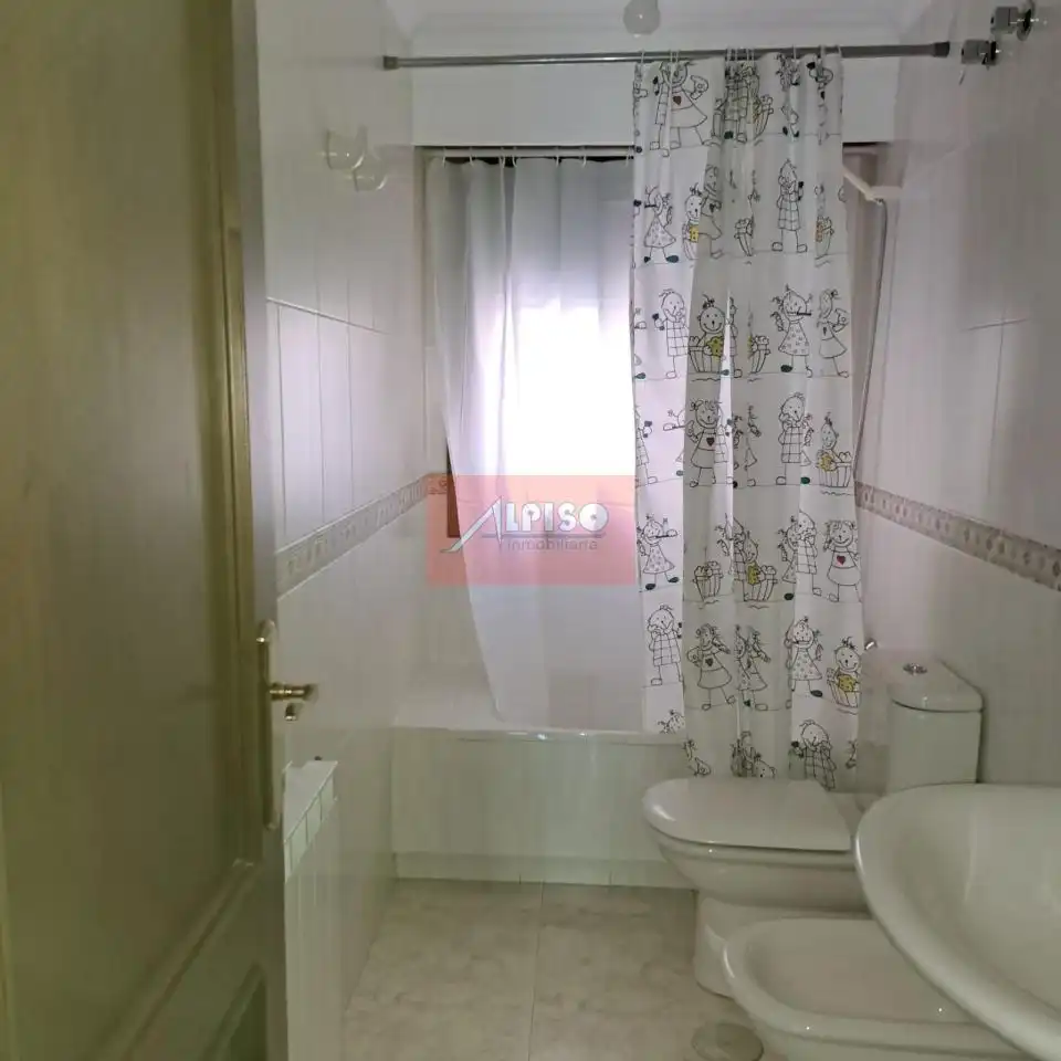 Baño de Dúplex en venta en Ourense Capital  con Calefacción y Parquet