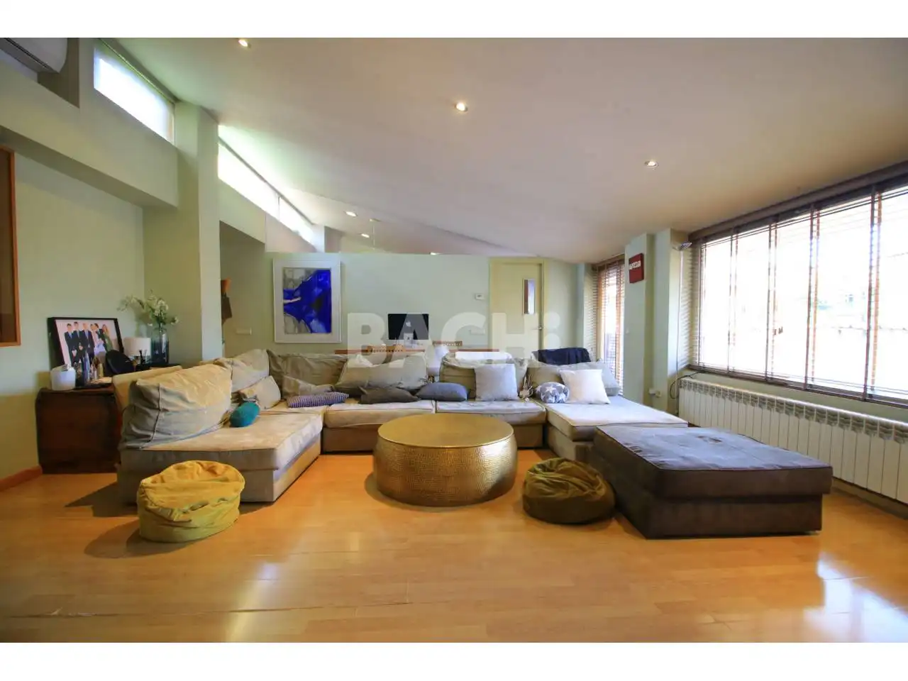 Sala d'estar de Àtic en venda en Vic amb Aire condicionat, Calefacció i Parquet