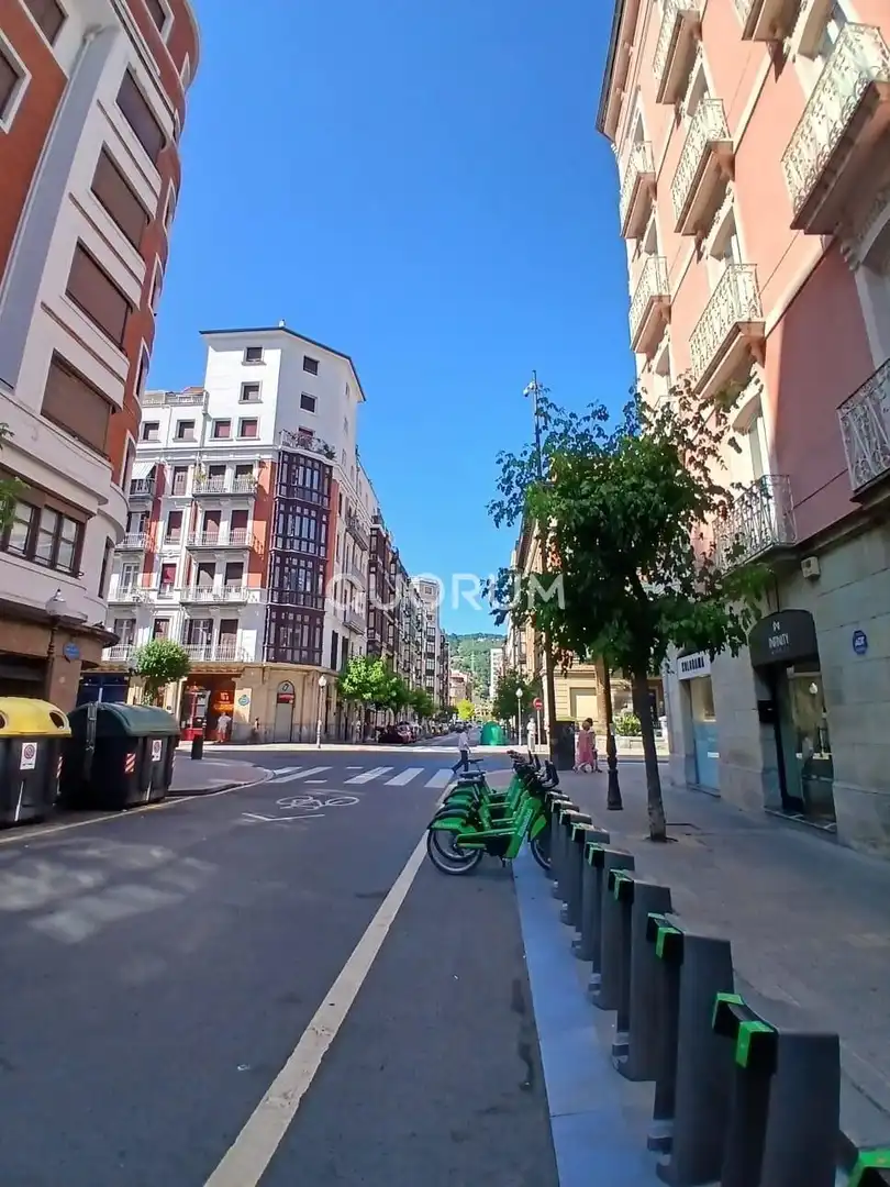 Vista exterior de Piso en venta en Bilbao  con Calefacción y Balcón