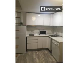 Kitchen of Flat to rent in  Madrid Capital  with Air Conditioner and Balcony