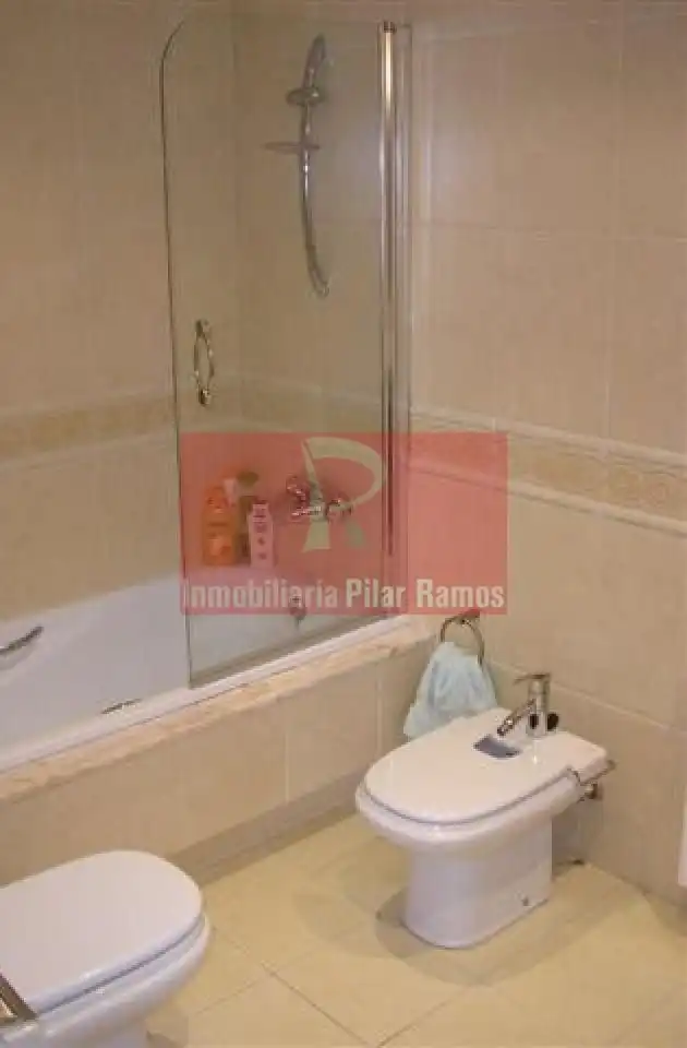 Baño de Dúplex en venta en Valencia de Don Juan con Parquet, Terraza y Trastero
