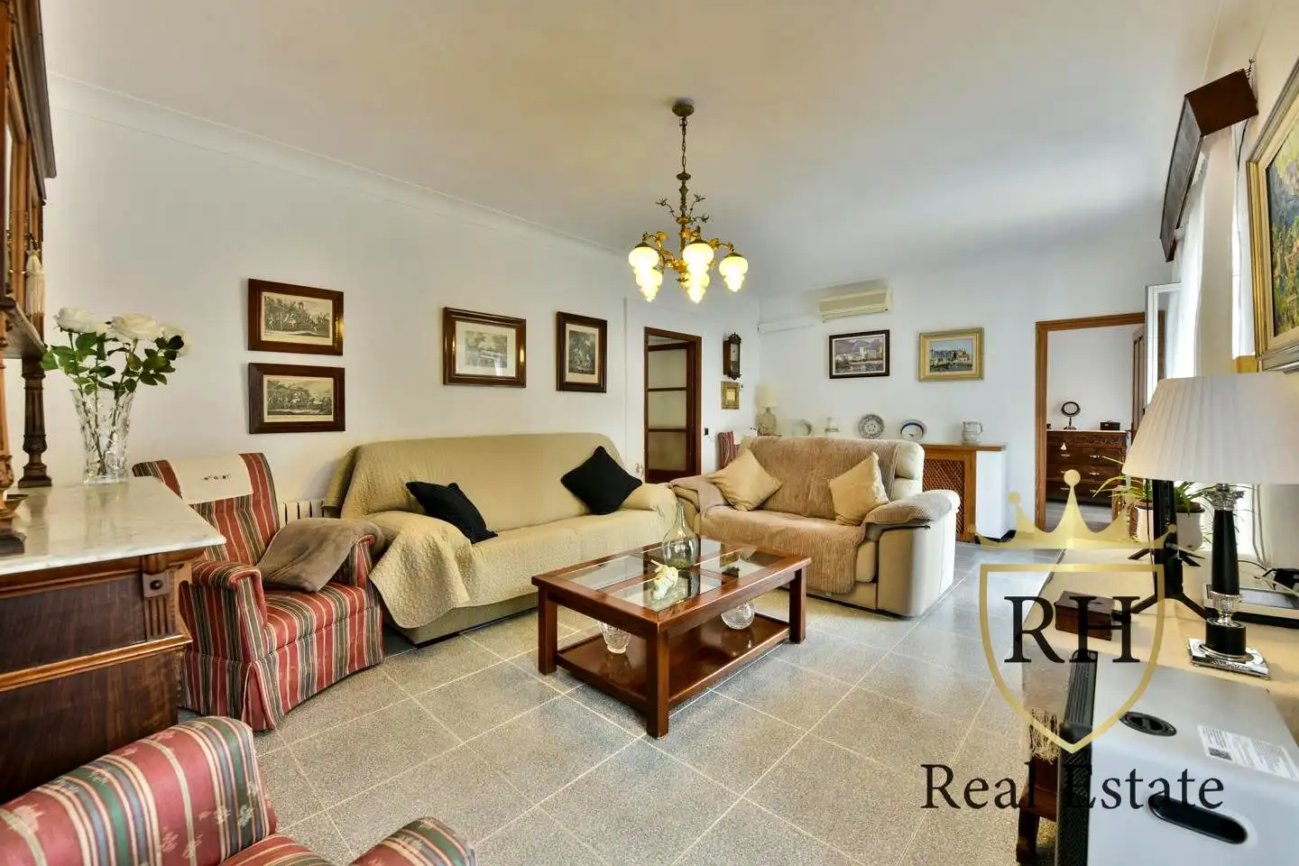 Sala d'estar de Finca rústica en venda en  Palma de Mallorca amb Aire condicionat, Calefacció i Jardí privat