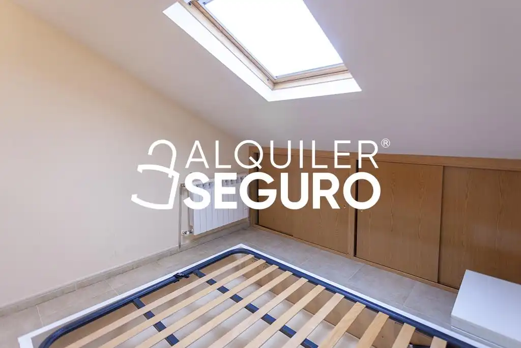 Habitación de Piso de alquiler en Colmenar Viejo con Aire acondicionado, Calefacción y Amueblado