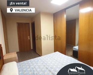 Bedroom of Flat for sale in  Valencia Capital  with Air Conditioner