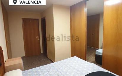 Bedroom of Flat for sale in  Valencia Capital  with Air Conditioner and Furnished