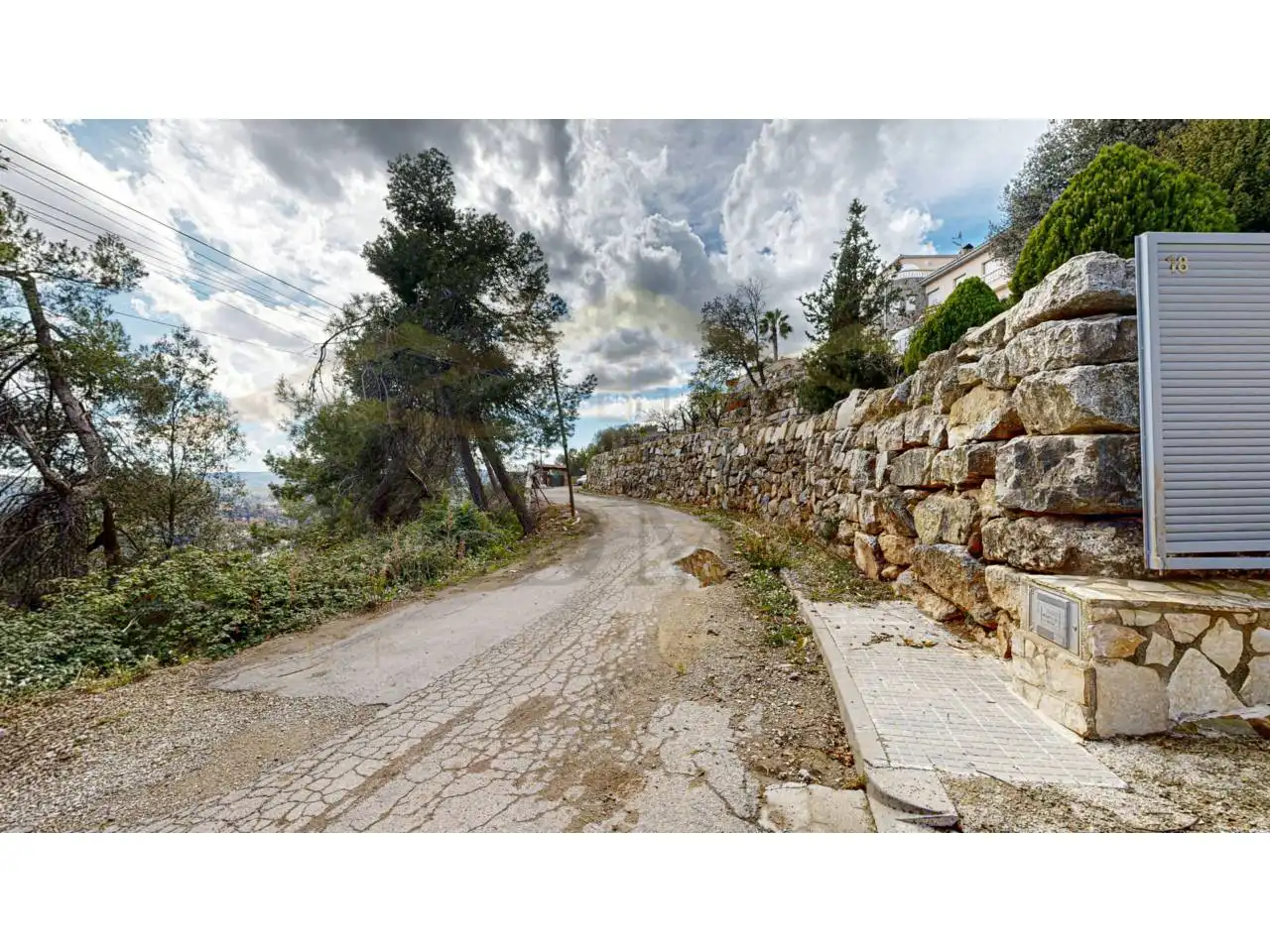 Vista exterior de Casa o xalet en venda en Corbera de Llobregat amb Aire condicionat, Calefacció i Jardí privat