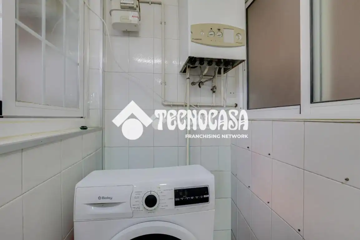 Baño de Piso en venta en Sant Adrià de Besòs con Calefacción y Balcón