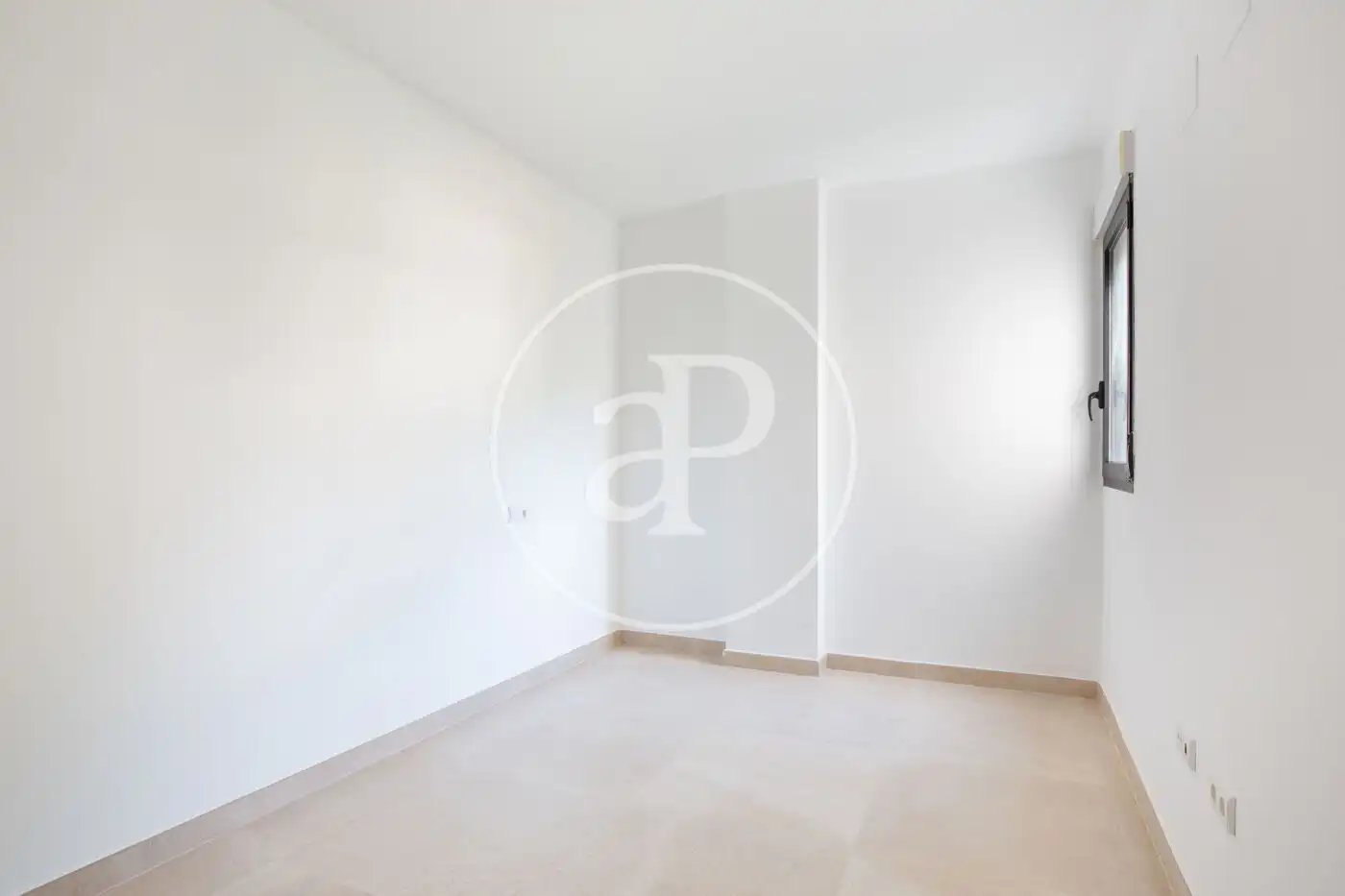 Habitación de Casa adosada en venta en Chiva con Aire acondicionado, Calefacción y Jardín privado
