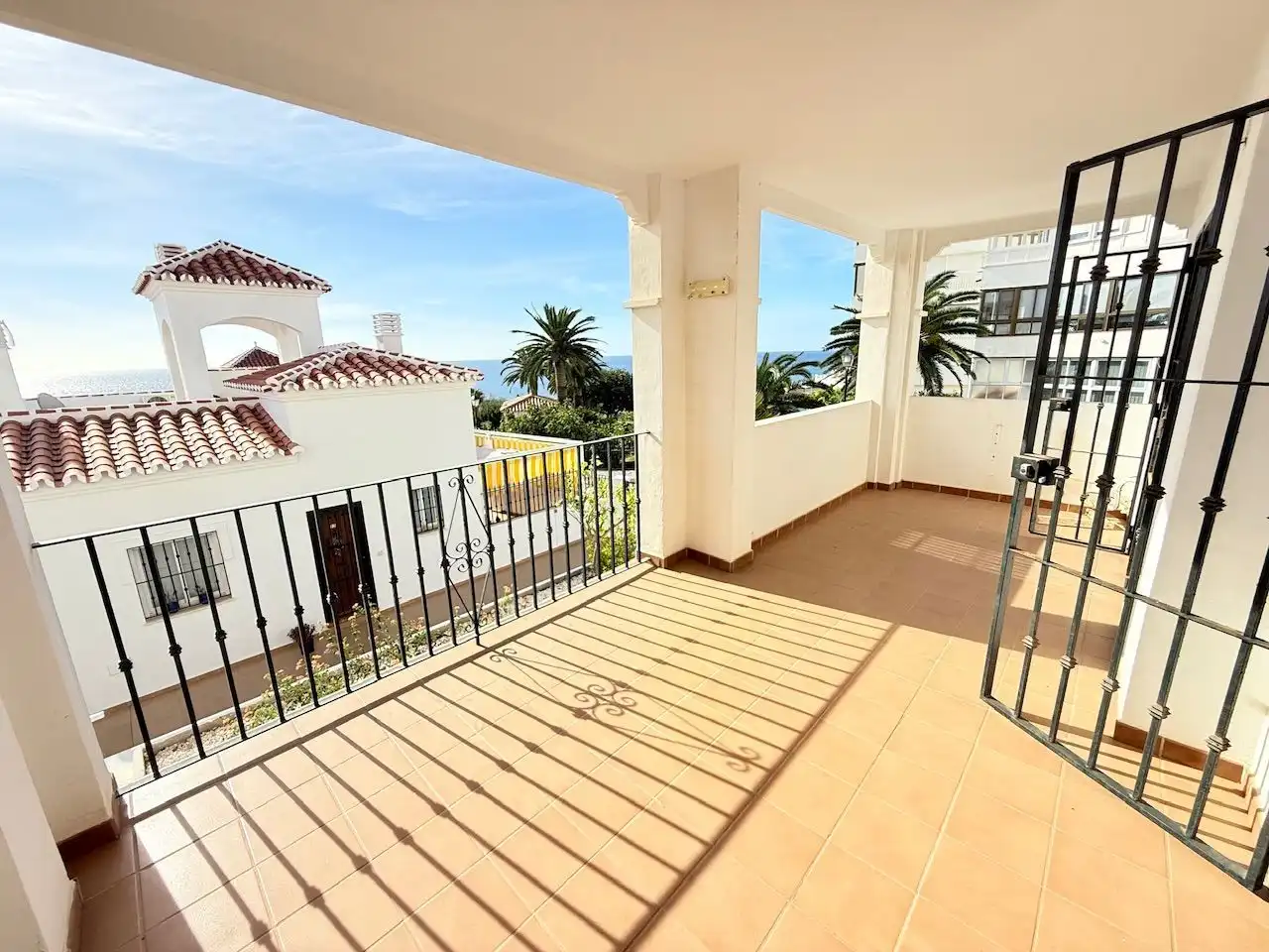 Vista exterior de Dúplex en venda en Torrox amb Piscina comunitària