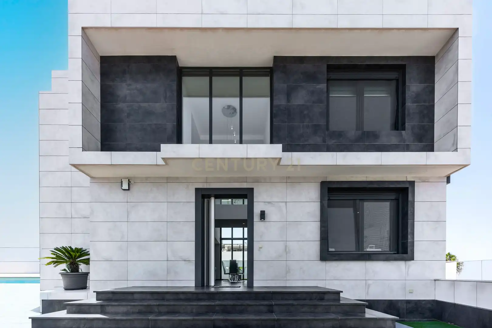 Vista exterior de Casa o xalet en venda en El Ejido amb Aire condicionat, Jardí privat i Traster