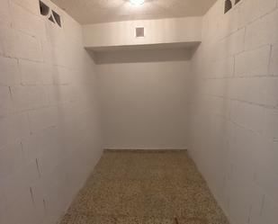 Box room to rent in  Granada Capital  with Alarm