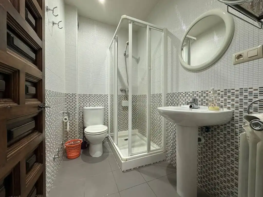 Badezimmer von Wohnung zur Miete in Toledo mit Klimaanlage, Heizung und Terrasse