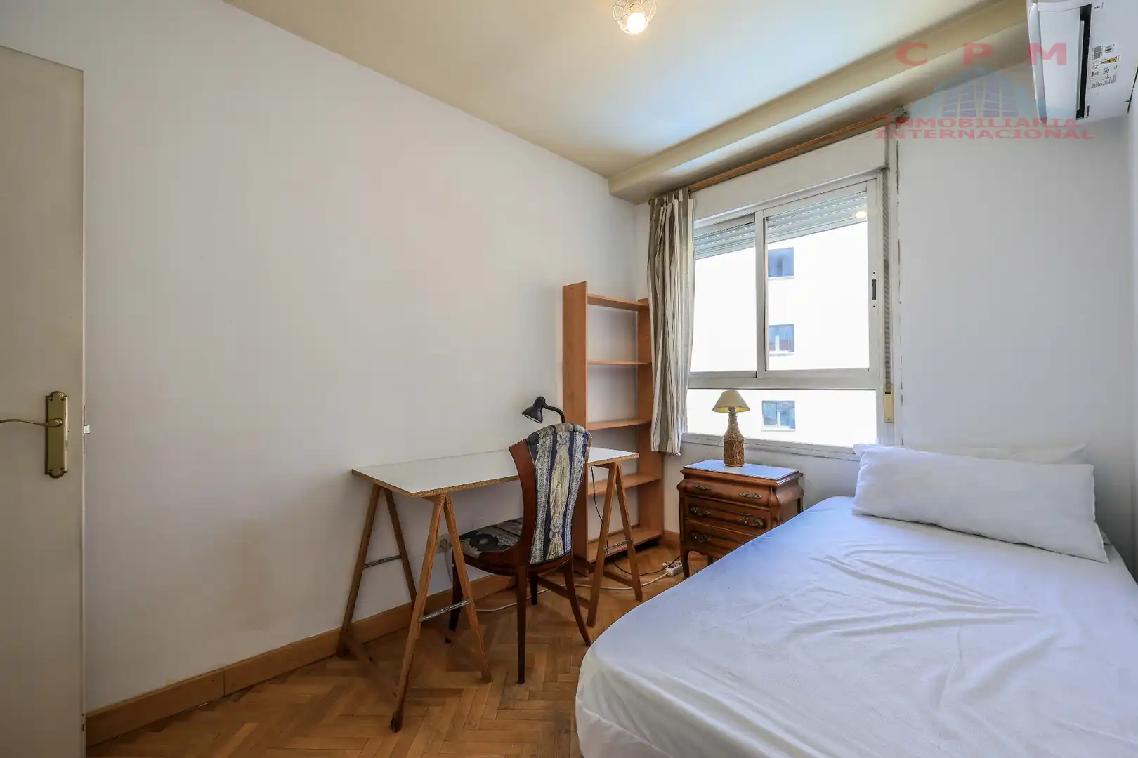 Bedroom of Flat for rent in Madrid  with Air Conditioner, Parquet flooring and Furnished