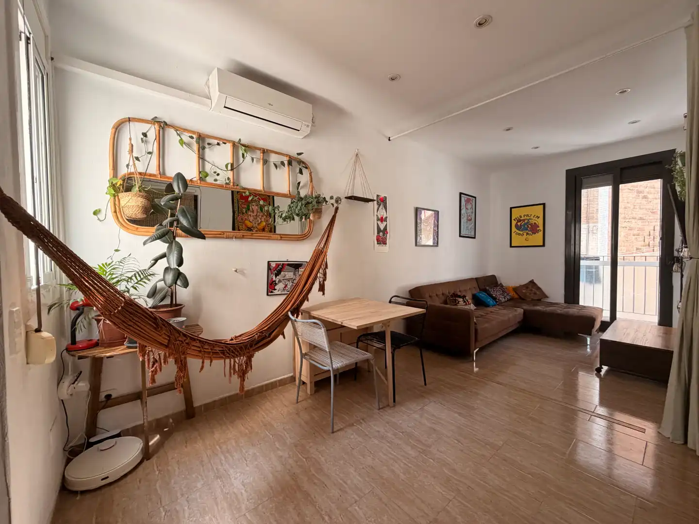 Living room of Flat for rent in Barcelona  with Air Conditioner, Furnished and Oven