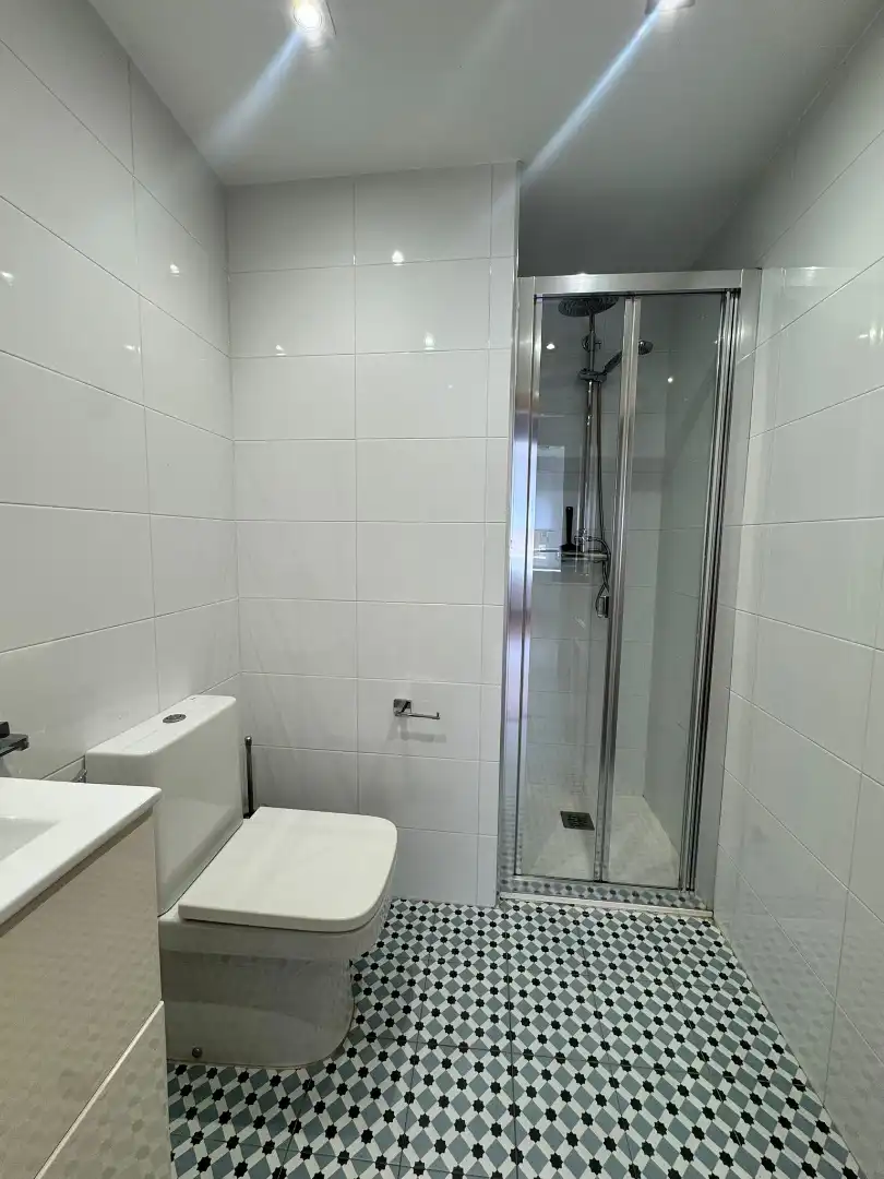 Baño de Piso de alquiler en Valencia con Aire acondicionado, Calefacción y Parquet