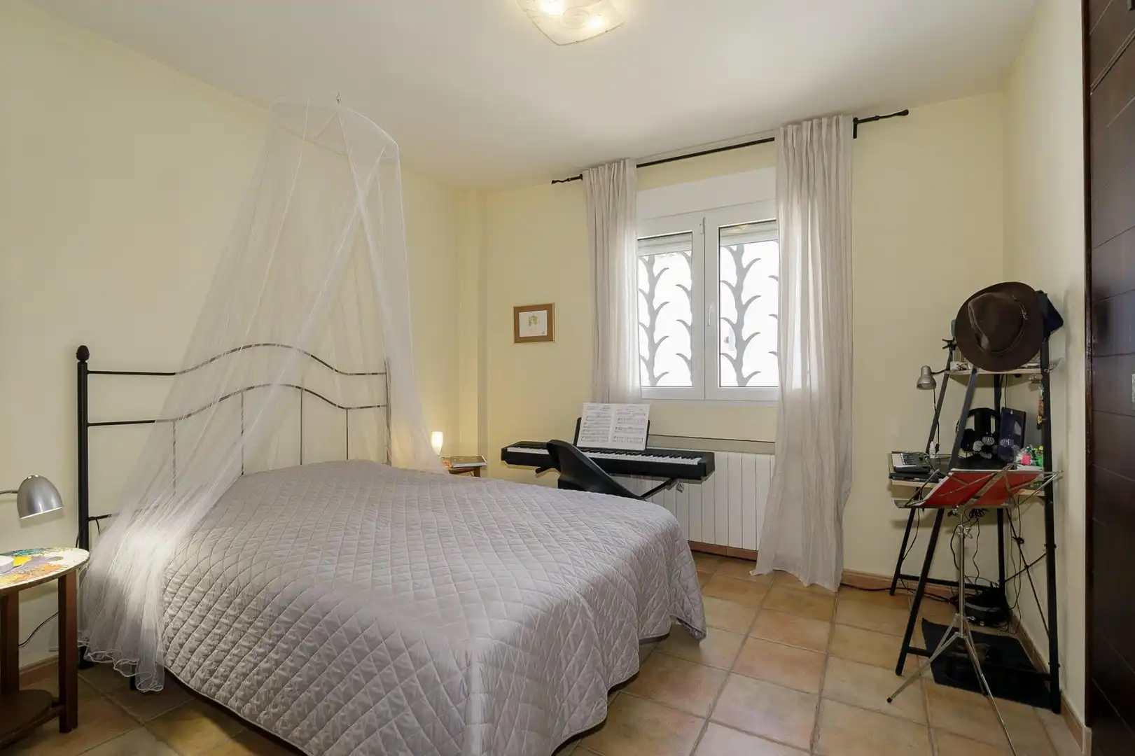 Dormitori de Casa o xalet en venda en Moclín amb Aire condicionat, Terrassa i Moblat