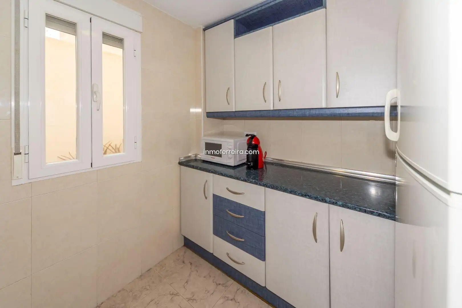 Kitchen of Houses for sale in Darro  with Storage room