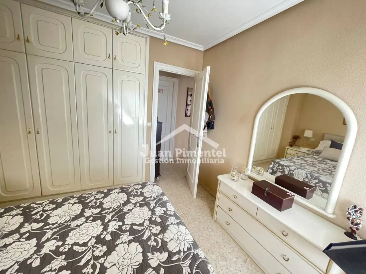 Habitación de Piso en venta en Estepona con Trastero, Amueblado y Balcón