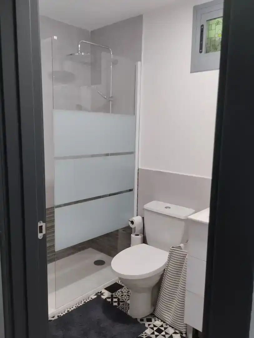 Baño de Piso de alquiler en Parla con Aire acondicionado, Parquet y Amueblado