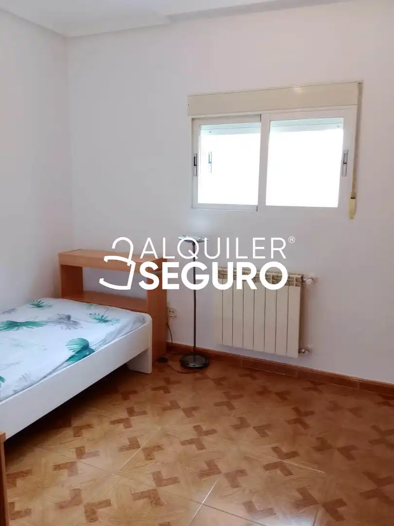 Bedroom of Flat for rent in Madrid  with Heating and Furnished